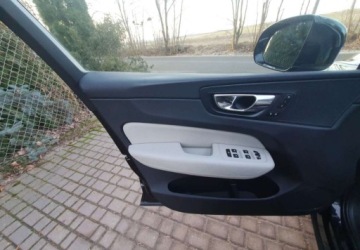 Volvo XC60 II Crossover D4 190KM 2018 Volvo XC 60 Volvo XC 60 D4 Geartronic RDesign 2.0 Diesel 190KM, zdjęcie 8