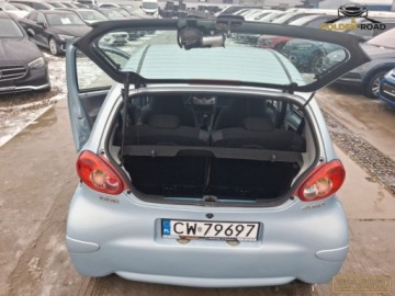 Toyota Aygo I Hatchback 3d 1.0 VVT-i 68KM 2005 Toyota Aygo 1,0 klima wspomaganie elektryka radio zarejestrowany Benzyna, zdjęcie 15