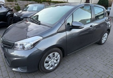 Toyota Yaris III Hatchback 5d 1.4 D-4D DPF 90KM 2013 Toyota Yaris Salon Polska 1.4 Diesel 90KM, zdjęcie 2