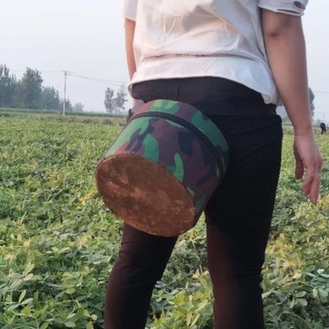 Садовое сиденье с ремнем и круглым столиком из жесткого пенопласта.