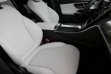 Mercedes GLC C254/X254 Coupe 2.0 220d 197KM 2025 MERCEDES-BENZ GLC 220 d 4-Matic AMG Line 2.0 (197KM) 2025, zdjęcie 4