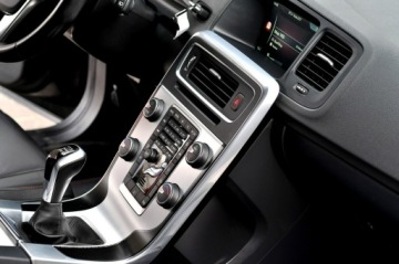 Volvo V60 I Kombi Facelifting 2.0 D2 DRIVE-E 120KM 2015 Volvo V60 LiFT Ocean Race Ledy Digital Skóra Navi, zdjęcie 19