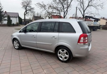 Opel Zafira B 1.8 ECOTEC 140KM 2008 Opel Zafira Opel Zafira 1.8 Family 1.8 Benzyna 140KM, zdjęcie 29