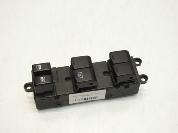 PANEL KNOFLÍKY SKEL LEVÝ PŘEDNÍ SUBARU IMPREZA III GH F03 157393