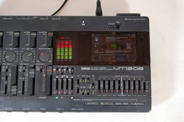 МНОГОТРЕКОВЫЙ КАССЕТНЫЙ РЕКОРДЕР YAMAHA MT-120S