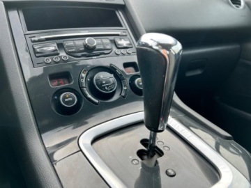 Peugeot 5008 I Minivan 1.6 HDi FAP 110KM 2011 Peugeot 5008 AUTOMAT NAWIGACJA KLIMATYZACJA PARKTRONIC TEMPOMAT HAK GWARA, zdjęcie 10