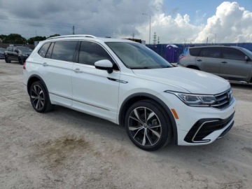 Volkswagen Tiguan II 2023 Volkswagen Tiguan Sel R-Line Black 2023 2.0 Benzyna 184KM, zdjęcie 4
