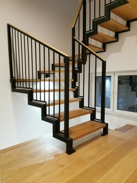 Konstrukcja schodowa loftowa z profila 60x60