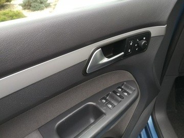 Volkswagen Touran II 1.2 105KM 2013 Volkswagen Touran 1.2TFSI 105KM Klimatronic Isofix, zdjęcie 10