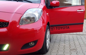 Наклейки на двери автомобиля TOYOTA YARIS AURIS...
