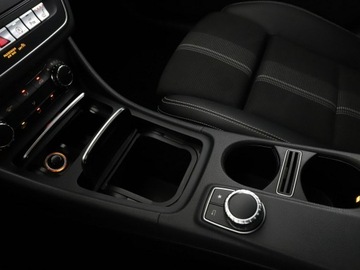 Mercedes CLA C117 Shooting Brake 1.6 200 156KM 2016 Mercedes CLA 200 Automat Navi Czujniki parkowania, zdjęcie 27