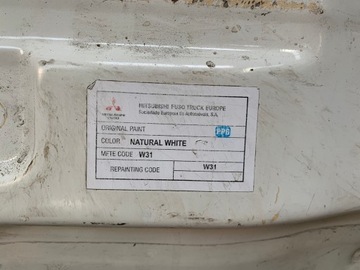 MITSUBISHI FUSO CANTER PRAWE PRZEDNIE DRZWI