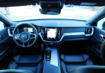 Volvo XC60 II Crossover T5 250KM 2020 Volvo XC 60 2.0T5 z Gwarancja Bezwypadkowy Model 2021r 2.0 Benzyna 250KM, zdjęcie 2