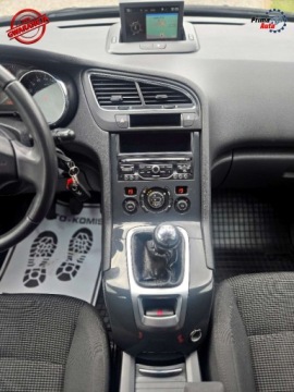 Peugeot 5008 I Minivan Facelifting 2.0 HDi 150KM 2015 Peugeot 5008 2.0HDi 150KM, 1 wlasciciel, 7 osobowy, nawigaca, grzane fote, zdjęcie 26