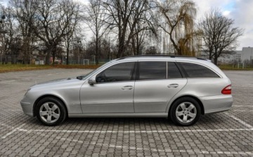 Mercedes Klasa E W211 Kombi S211 3.5 4Matic 272KM 2005 Mercedes-Benz Klasa E 3,5 (272KM) 4-Matic 3.5 Benzyna 272KM, zdjęcie 1