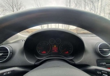 Audi A3 8P Hatchback 3d 2.0 TDI PD 140KM 2004 Audi A3 Sportback Audi A3 Sportback 2.0 TDI Ambition 2.0 Diesel 140KM, zdjęcie 11