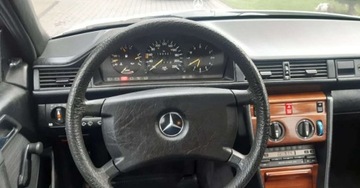 Mercedes W124 Sedan 2.0 105KM 1987 Mercedes-Benz W124 (1984-1993) Mercedes-Benz W124 (1984-1993) 2.0 Benzyna, zdjęcie 12