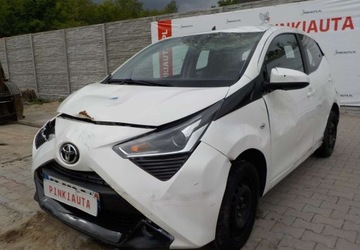 Toyota Aygo II Hatchback 3d Facelifting 1.0 VVT-i 72KM 2020 Toyota Aygo Okazja Benzyna 72KM, zdjęcie 4