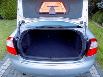 Audi A4 B7 Sedan 1.6 i 102KM 2004 AUDI A4 1,6 102 KM IDEALNE, zdjęcie 10