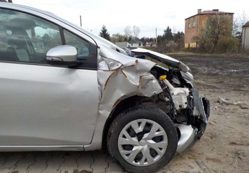 Toyota Yaris III Hatchback 5d Facelifting 2017 1.0 VVT-i 72KM 2019 Toyota Yaris Okazja Benzyna 72KM, zdjęcie 17