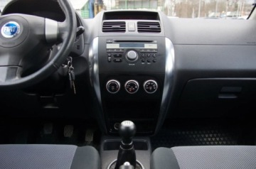 Fiat Sedici 1.6 i 16V 107KM 2006 Fiat Sedici 1.6 Benzyna 107 KM, 4x4, Klimatronic, Hak, Relingi, Alu 1.6, zdjęcie 11