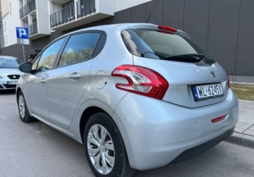 Peugeot 208 I Hatchback 3d 1.2 VTI 82KM 2013 Peugeot 208 Czujniki Kamera niski przebieg Warszawa 1.2 Benzyna 82KM, zdjęcie 3