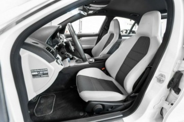 Mercedes Klasa C W204 Limuzyna AMG 63 AMG 457KM 2009 Mercedes C 63 AMG Stan Idealny. Bezwypadkowy. ASO., zdjęcie 19