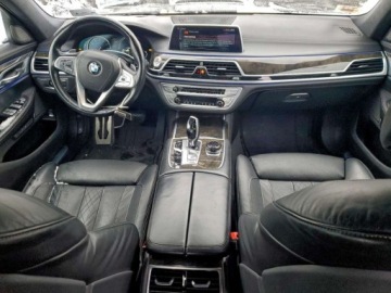 BMW Seria 7 G11-G12 2017 BMW Seria 7 2017 BMW 750 XI 4.4 Benzyna 523KM, zdjęcie 7