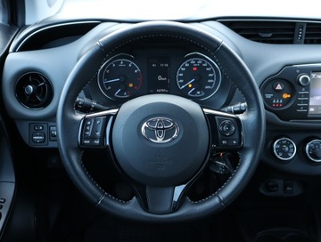 Toyota Yaris III Hatchback 5d Facelifting 2017 1.5 Dual VVT-iE 111KM 2017 Toyota Yaris 1.5 Dual VVT-i, Salon Polska, zdjęcie 15