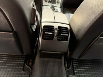 Mercedes Klasa C W204 Kombi T204 2.2 220CDI BlueEfficiency 170KM 2009 Mercedes C 220 2.2 CDI 170 KM Półskóry Duża, zdjęcie 13