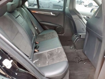 Mercedes Klasa C W205 2013 Mercedes-Benz Klasa C 63 AMG 2013 6.2l 6.2 Benzyna 451KM, zdjęcie 10