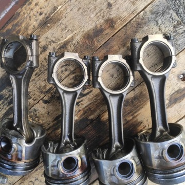ШАТУН ПОРШНЯ 1.9 TDI BXE BKC VW GOLF 5 OCTAVIA 2 LEON 2 A3 8P 038G