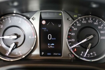 Toyota Hilux VIII Podwójna kabina Facelifting 2.8 D-4D 204KM 2024 Toyota Hilux 2.8 D-4D mHEV Double Cab Executive 4x4 aut 2.8 Diesel 204KM, zdjęcie 13
