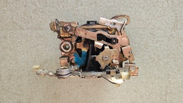 OPEL CORSA B ZÁMEK DVEŘE LEVÝ PŘEDNÍ 3D 90452373
