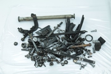 TRIUMPH SPEED TRIPLE 955I 00-04 ŚRUBY ŚRUBKI