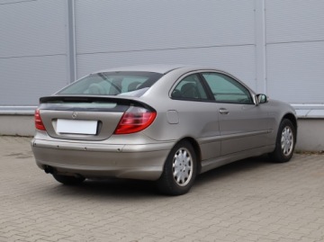 Mercedes Klasa C W203 Coupe W203 1.8 (C 180 Kompressor) 143KM 2003 Mercedes C C 180 Kompressor , Klima, Klimatronic, zdjęcie 4