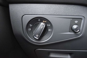 Volkswagen Tiguan II SUV Facelifting 2.0 TDI 200KM 2021 Volkswagen Tiguan TDI 200KM Allspace DSG 4x4 Elegance LEDMatrix Hak Panora, zdjęcie 29