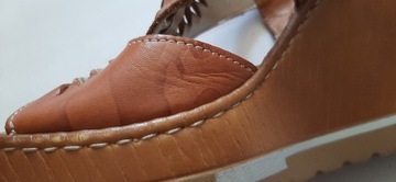 983. Lasocki brązowe skórzane sandały koturny r 38
