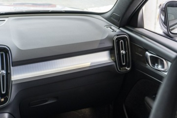 Volvo XC40 Crossover Facelifting 2.0 B3 163KM 2025 Volvo XC 40 Plus Dark B3 Mild Hybrid Benzyna, zdjęcie 23