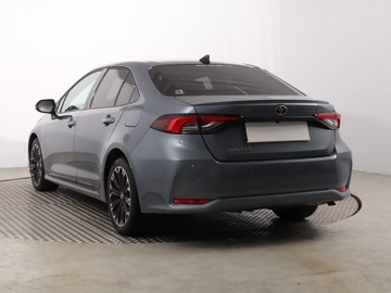 Toyota Corolla XII Sedan 1.8 Hybrid 122KM 2022 Toyota Corolla 1.8 Hybrid, Salon Polska, zdjęcie 3