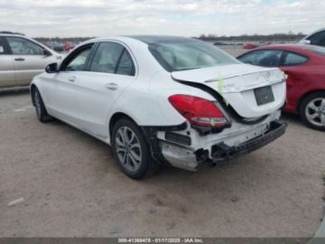 Mercedes Klasa C W205 2018 Mercedes-Benz Klasa C C 300 4matic 2.0 Benzyna 241KM, zdjęcie 3