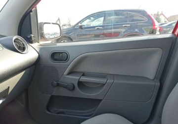 Ford Fiesta V 1.3 i 60KM 2003 Ford Fiesta Ford Fiesta 1.3 Benzyna 60KM, zdjęcie 12