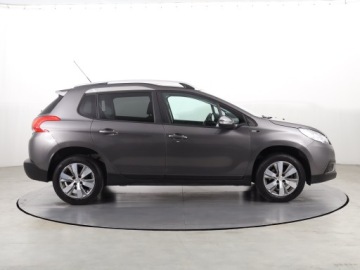 Peugeot 2008 I SUV Facelifting 1.2 PureTech 110KM 2016 Peugeot 2008 1.2 PureTech, Salon Polska, zdjęcie 5