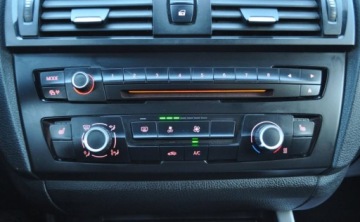 BMW Seria 1 F20-F21 Hatchback 5d 116i 136KM 2013 BMW Seria 1 SPORT Benzyna Nawigacja 1.6 Benzyna 136KM, zdjęcie 27