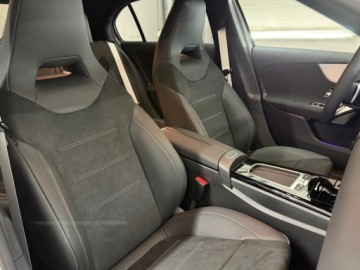 Mercedes Klasa A W177/V177 Hatchback Facelifting 2.0 220 190KM 2025 A Klasa 220 4-Matic AMG Line 2.0 (190KM) 2025, zdjęcie 4