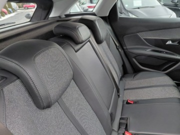 Peugeot 3008 II Crossover 1.2 PureTech 130KM 2019 Peugeot 3008 Full LED Navi Kamera Klimatronik Sensor 1.2 Benzyna 130KM, zdjęcie 17