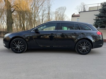 Opel Insignia I Sports Tourer 2.0 CDTI ECOTEC 160KM 2010 Opel Insignia Cosmo Sport Tour 2.0 CDTI 160KM Navi, zdjęcie 2