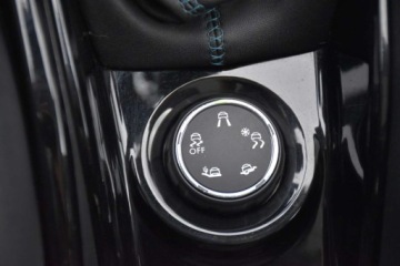 Peugeot 2008 I SUV Facelifting 1.2 PureTech 110KM 2018 Peugeot 2008 NaviKamera SkoraAlcantara Ambiente Led Panorama Klimatronic, zdjęcie 16