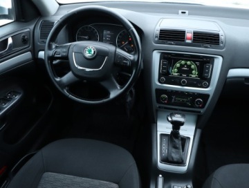 Skoda Octavia II Kombi Facelifting 2.0 TDI CR DPF 140KM 2013 Skoda Octavia 2.0 TDI, 4X4, DSG, Navi, Xenon, zdjęcie 6