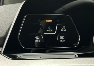 Volkswagen Golf VII Hatchback 5d Facelifting 1.5 TSI BMT 130KM 2020 Volkswagen Golf Life Pakiety, ACC, ergoActive z masazem, Kamera, Indukcja, zdjęcie 19